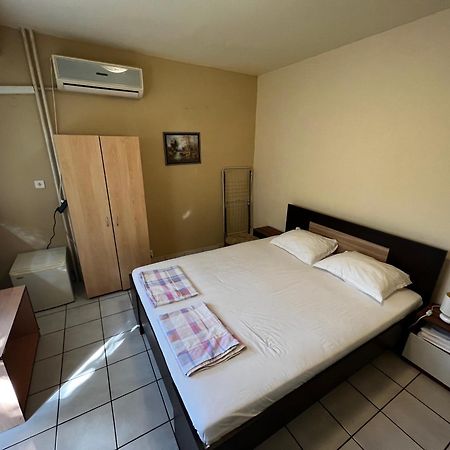 Hotel Dvete Brezi à Burgas Extérieur photo
