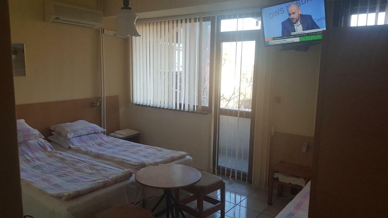 Hotel Dvete Brezi à Burgas Extérieur photo